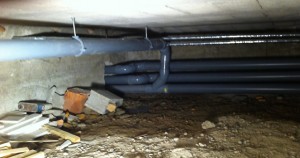 MATTHIEU ARTISAN plombier - photo canalisation PVC dans vide sanitaire